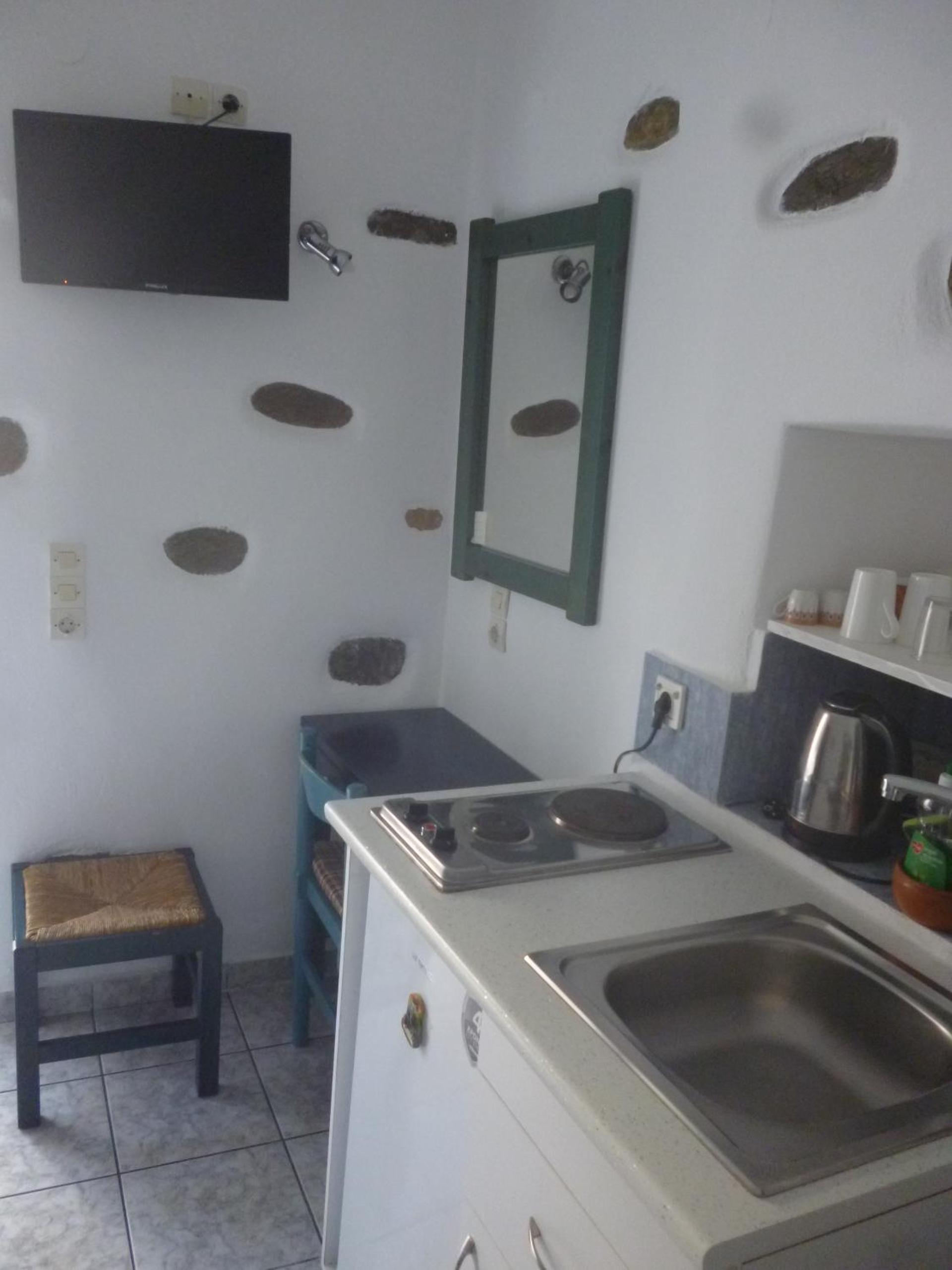Rooms Mike Paros view 4