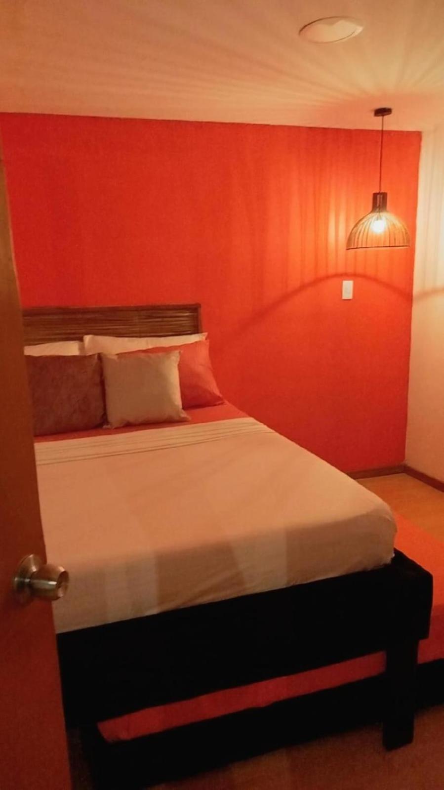 HABITACION HASTA PARA 4 PERSONAS CON AIRE ACONDICIONADO Y WIfI