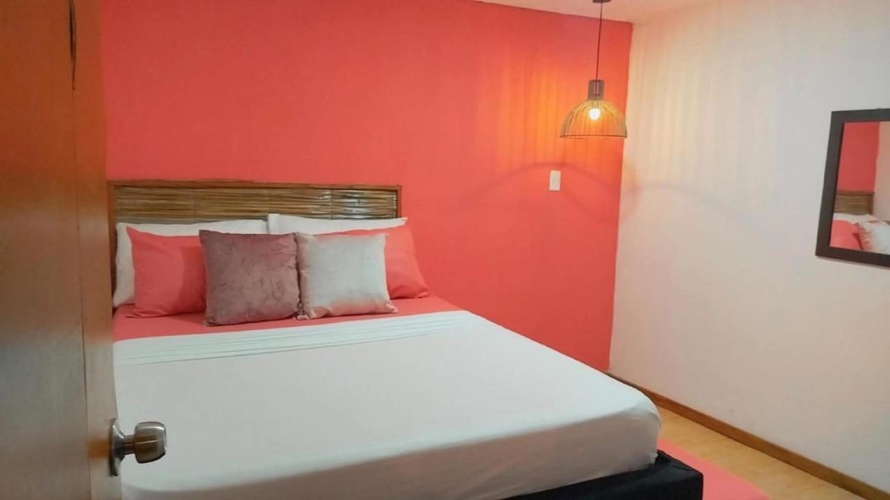 HABITACION HASTA PARA 4 PERSONAS CON AIRE ACONDICIONADO Y WIfI