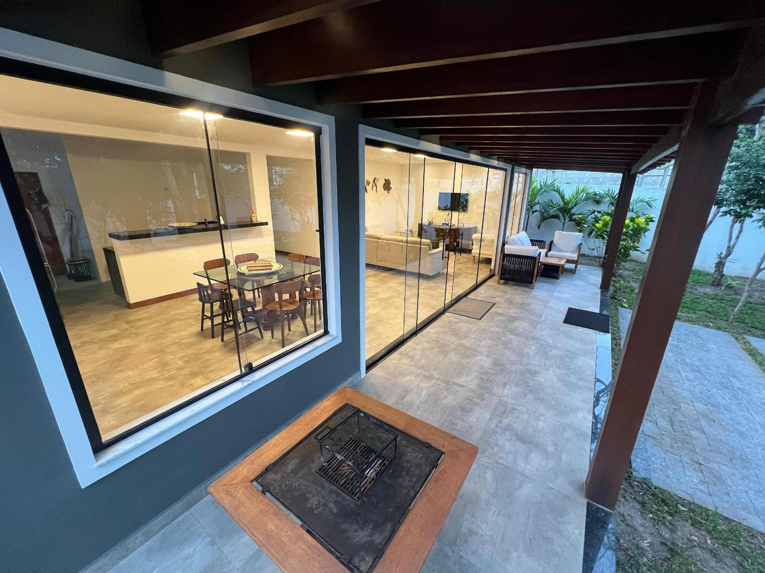 Casa Alto Padrão com garagem em Búzios