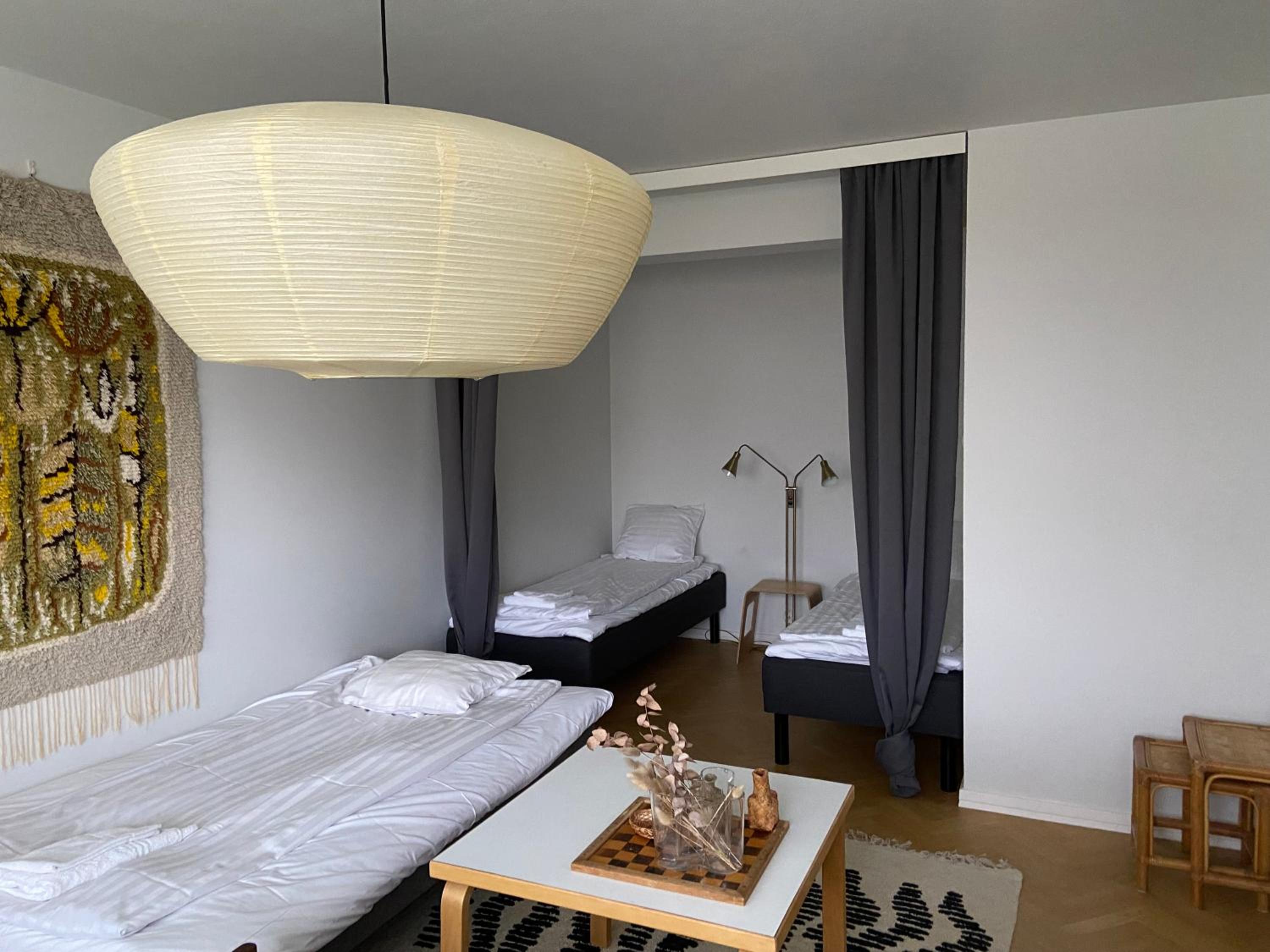 Alvar Aalto design aptm with own yard, next to airport and Flamingo and Jumbo view 4