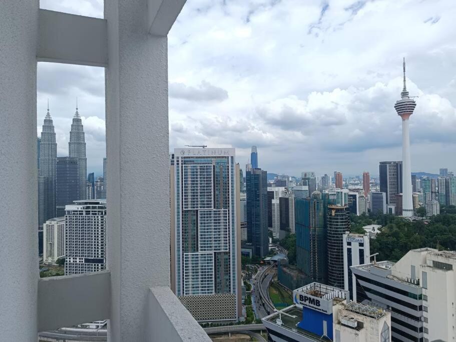 LUX 39B KLCC view Studio