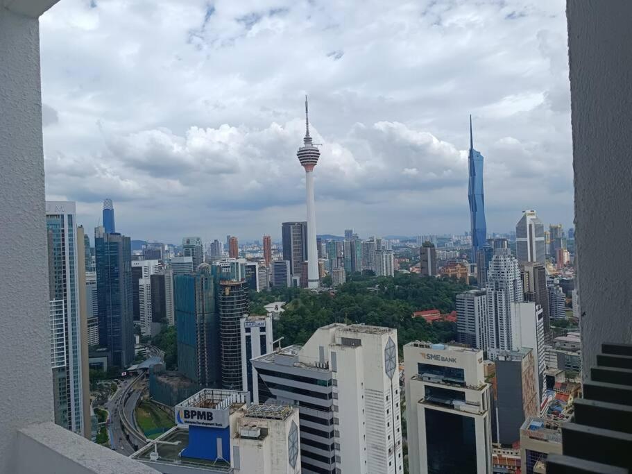 LUX 39B KLCC view Studio