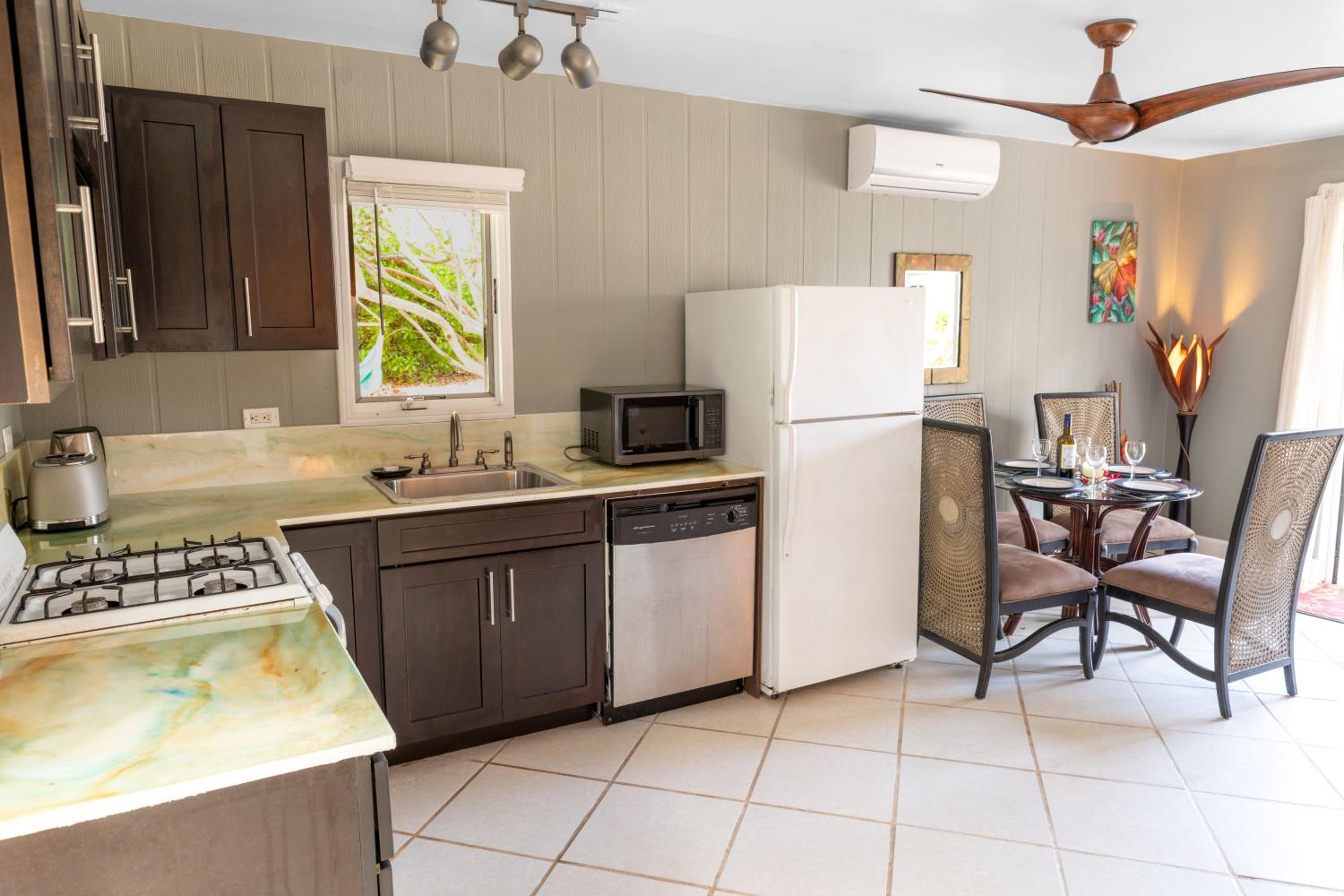 Featherstone Cottage, Cayman Brac - Photo 6