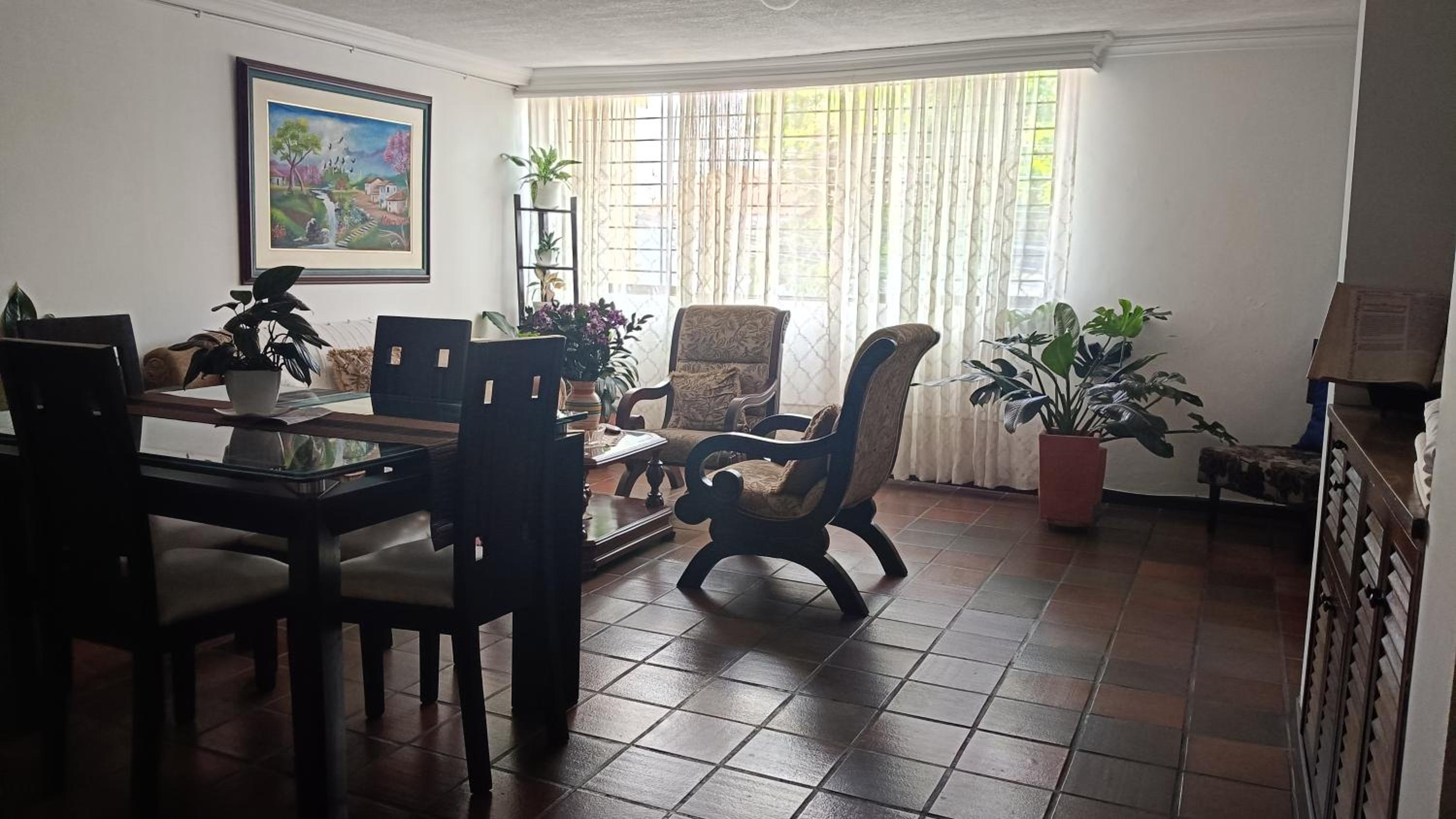 Casa central y tranquila, cerca a Chipichape