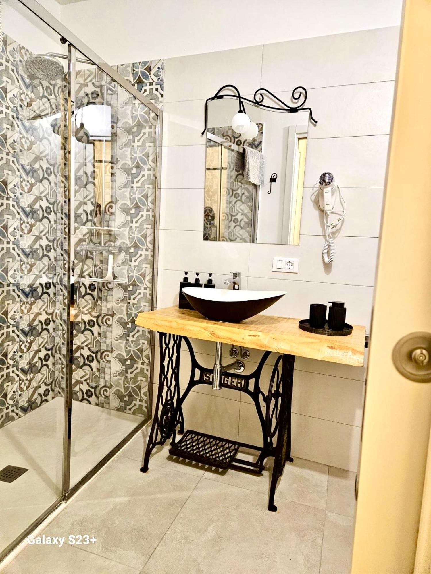 Rosso Verona Suite-Free Parking photo 5