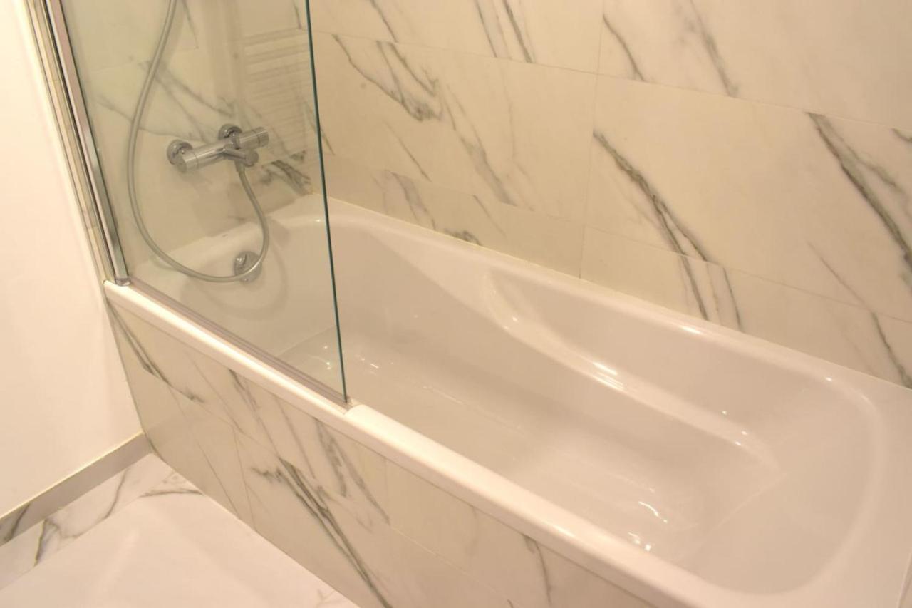 Chic Apartment And Spa Gibraltar