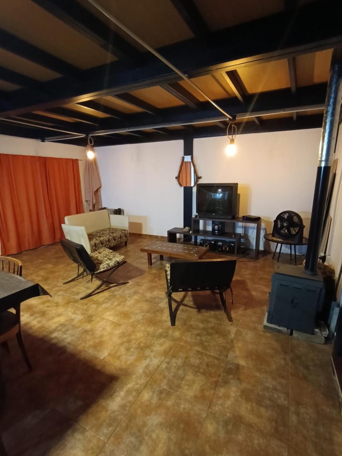 Casa Hebe - En las sierras de Córdoba - cuenta con tres habitaciones y capacidad para 8 personas, tranquila con increibles vistas