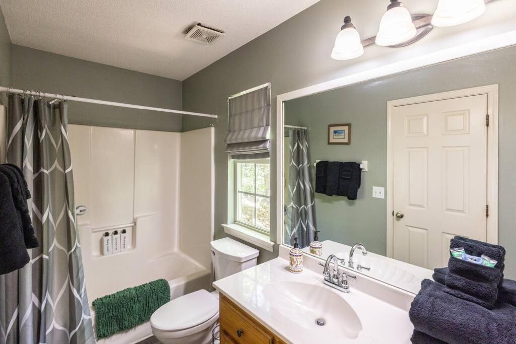 Pet-Friendly Luxury Cabin With Fire Pit Near Helen view 2