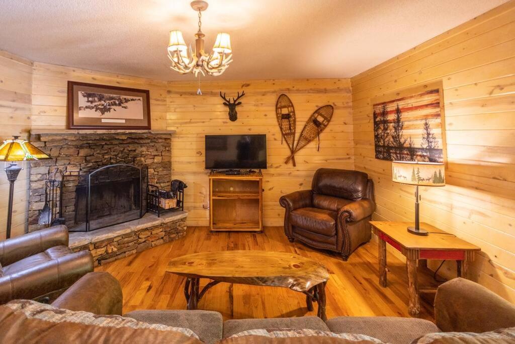 Pet-Friendly Luxury Cabin With Fire Pit Near Helen view 5