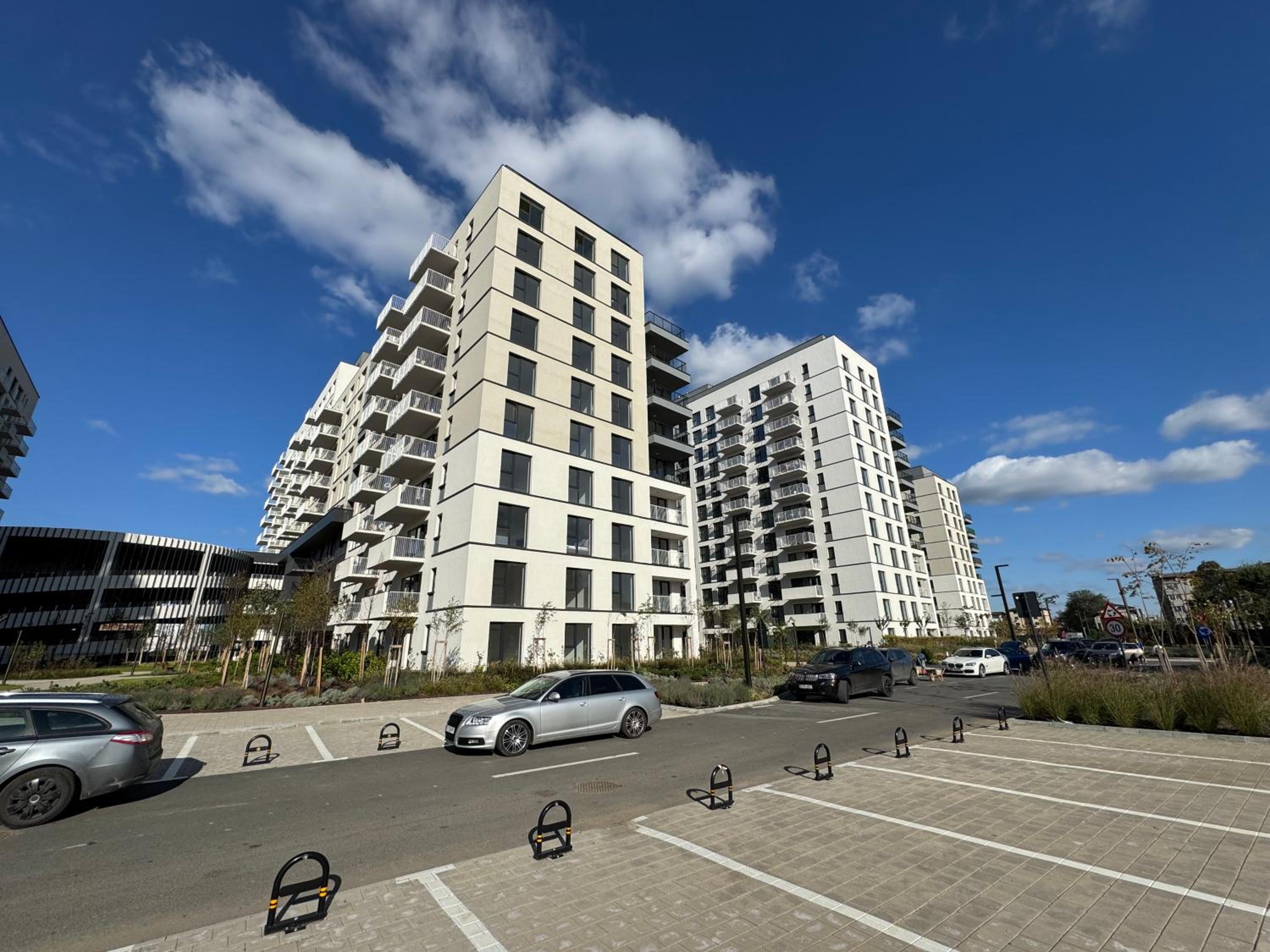 Xclusive luxury Silk District