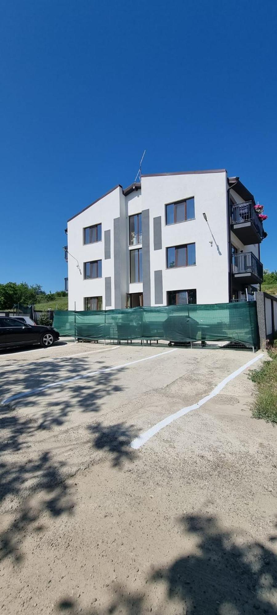 Hotel Family Luxury 64 private-Sauna freeParking - Image 1