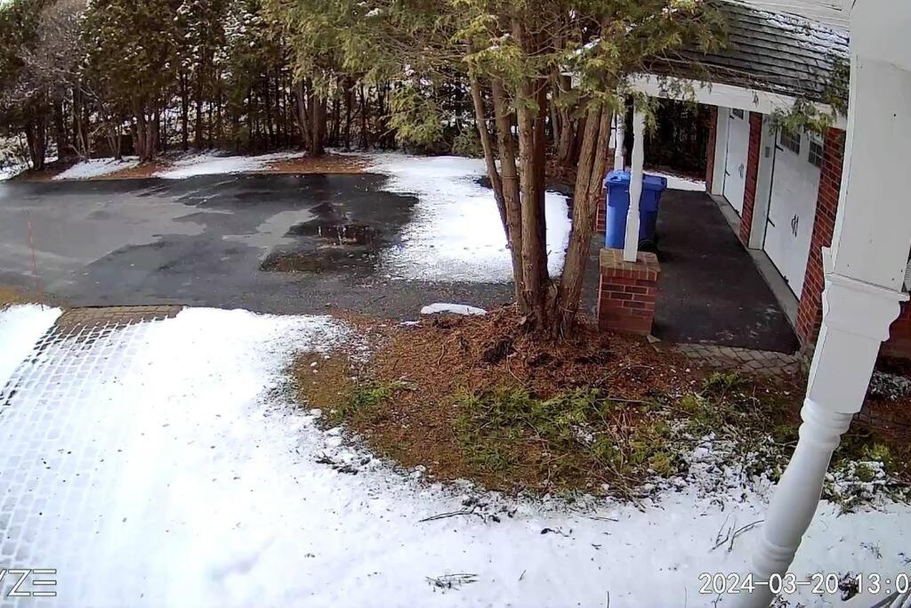 Waterfront heated pool seasonal Acre yard BBQ