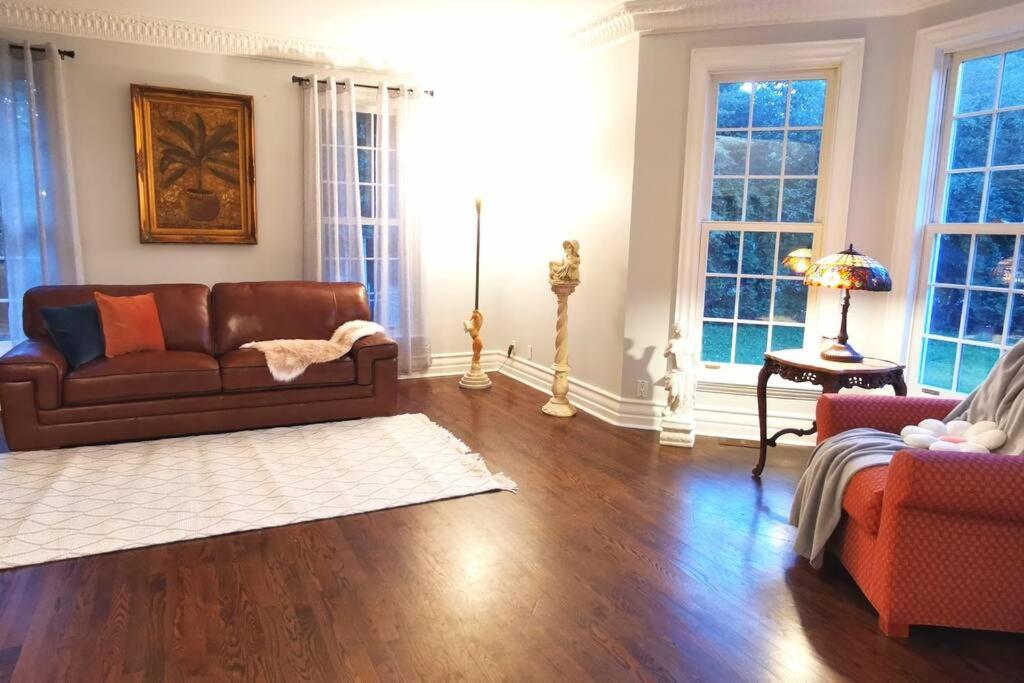 Waterfront heated pool seasonal Acre yard BBQ