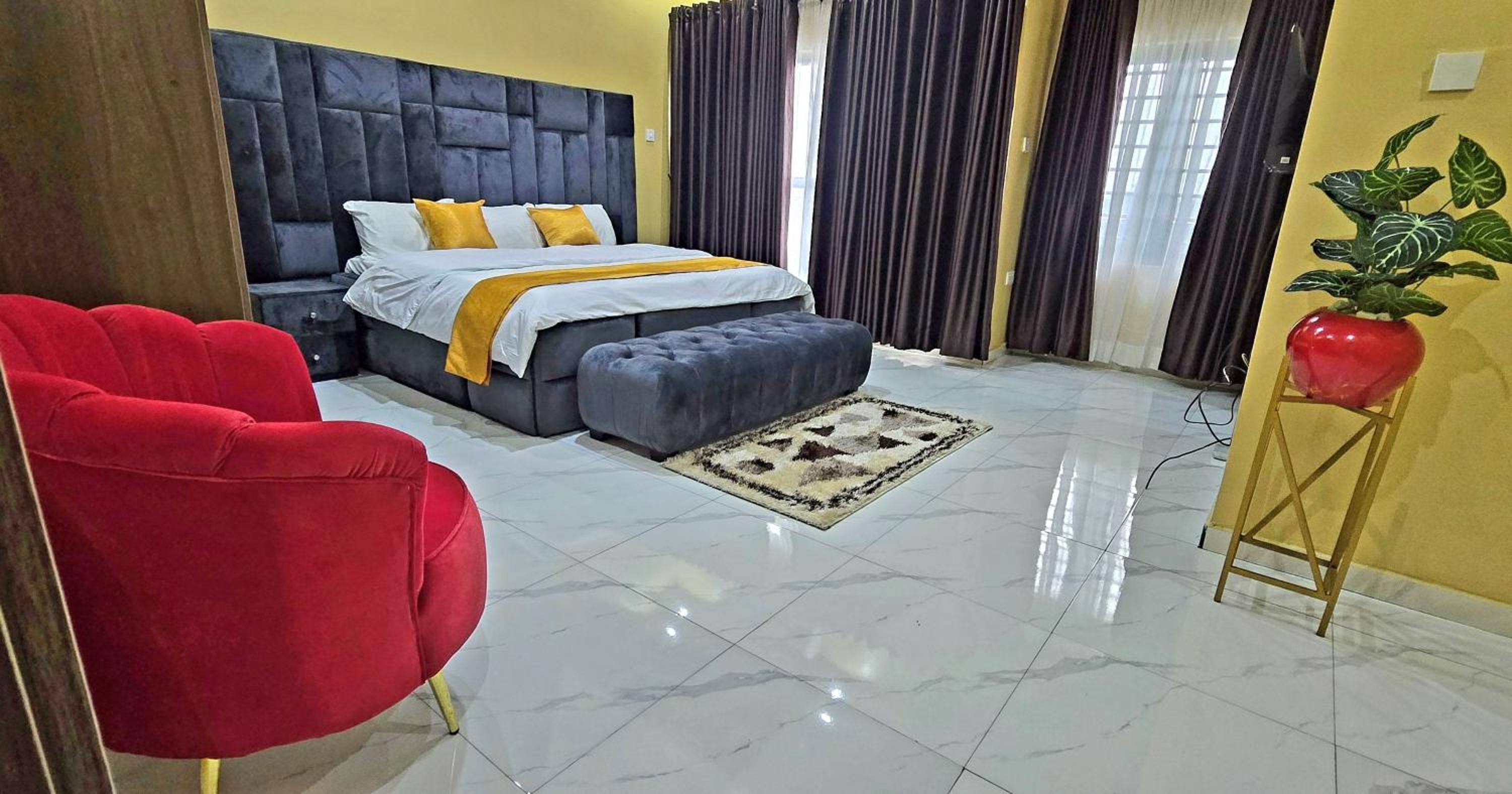 Eden Luxurious Apartments view 3