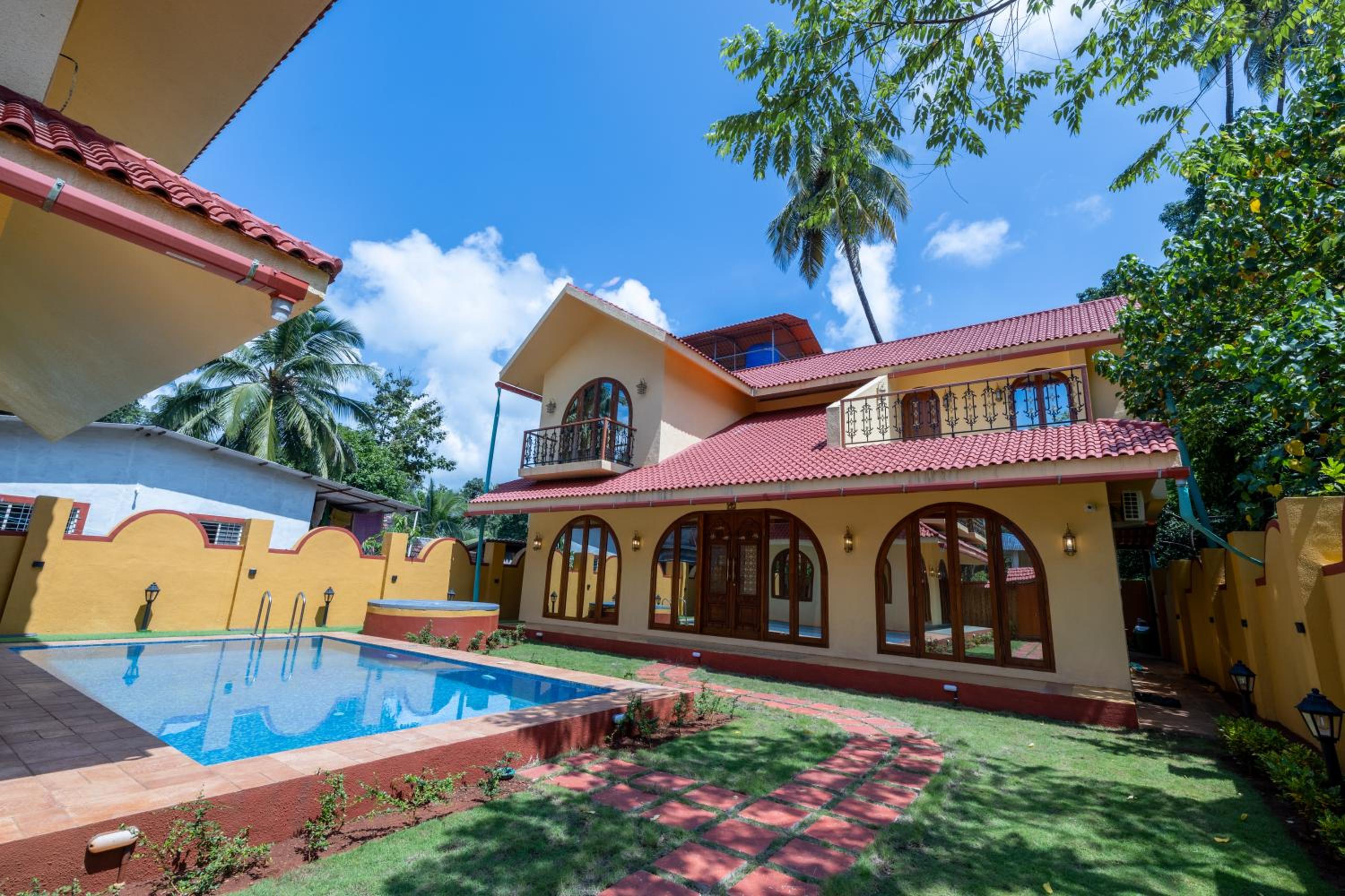Ishaan Holiday Home
