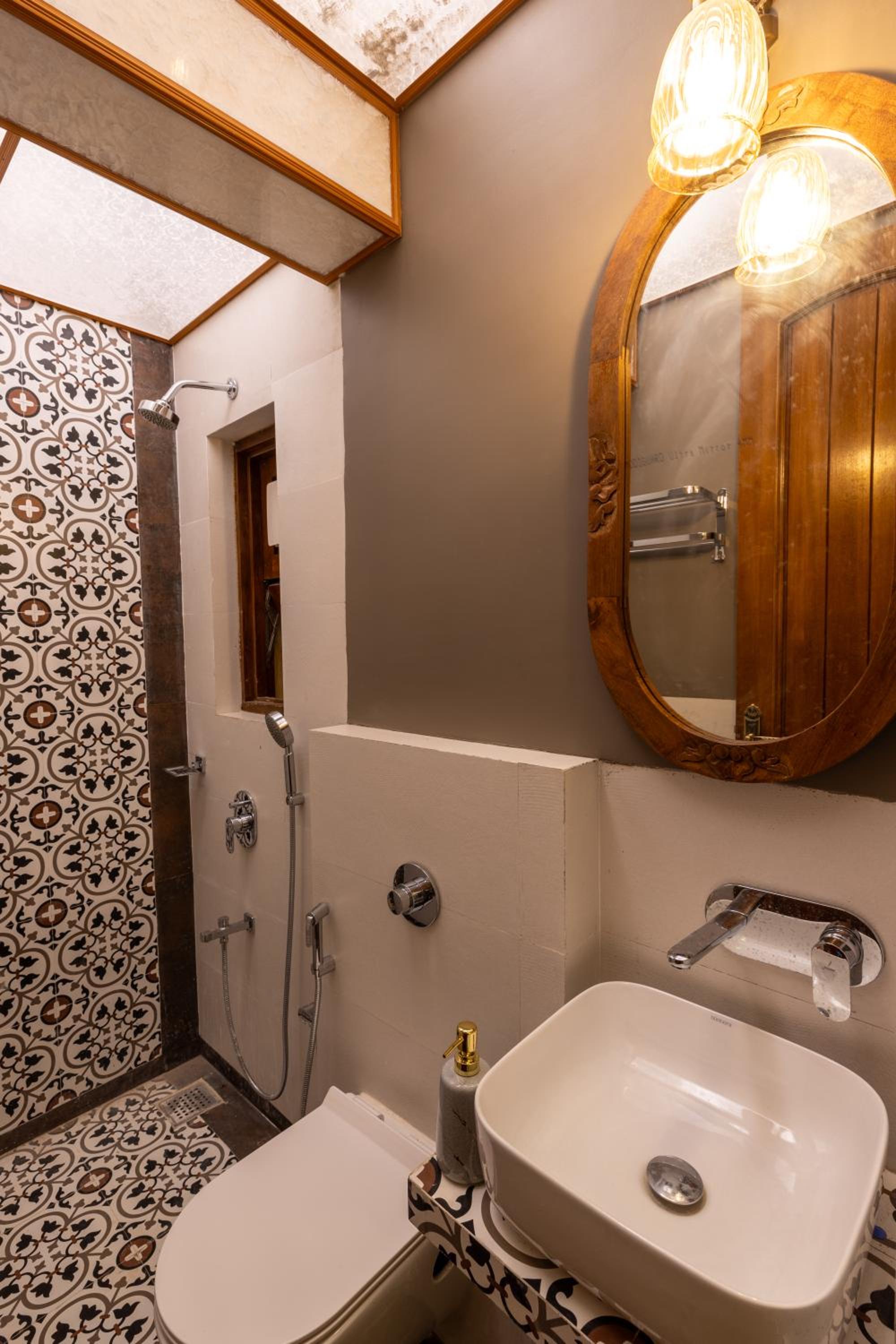 Ishaan Holiday Home