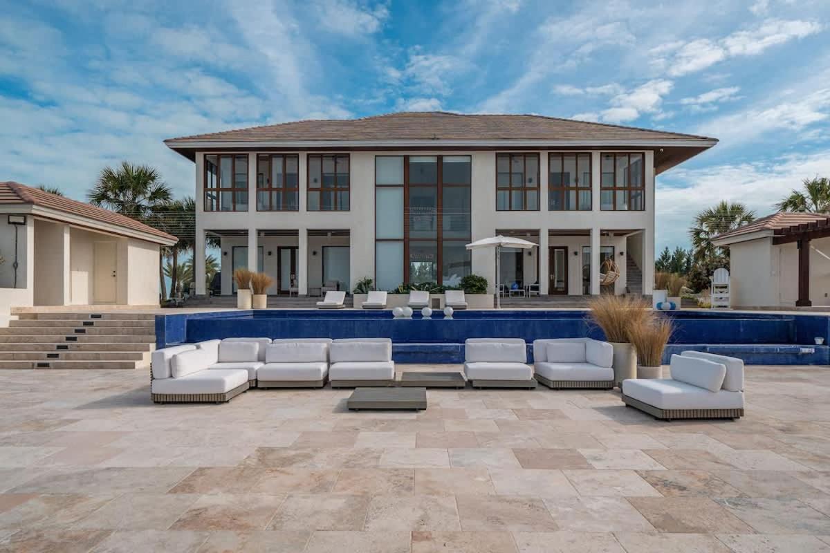 Biminis Beachfront Dream Villa - Property Image 1