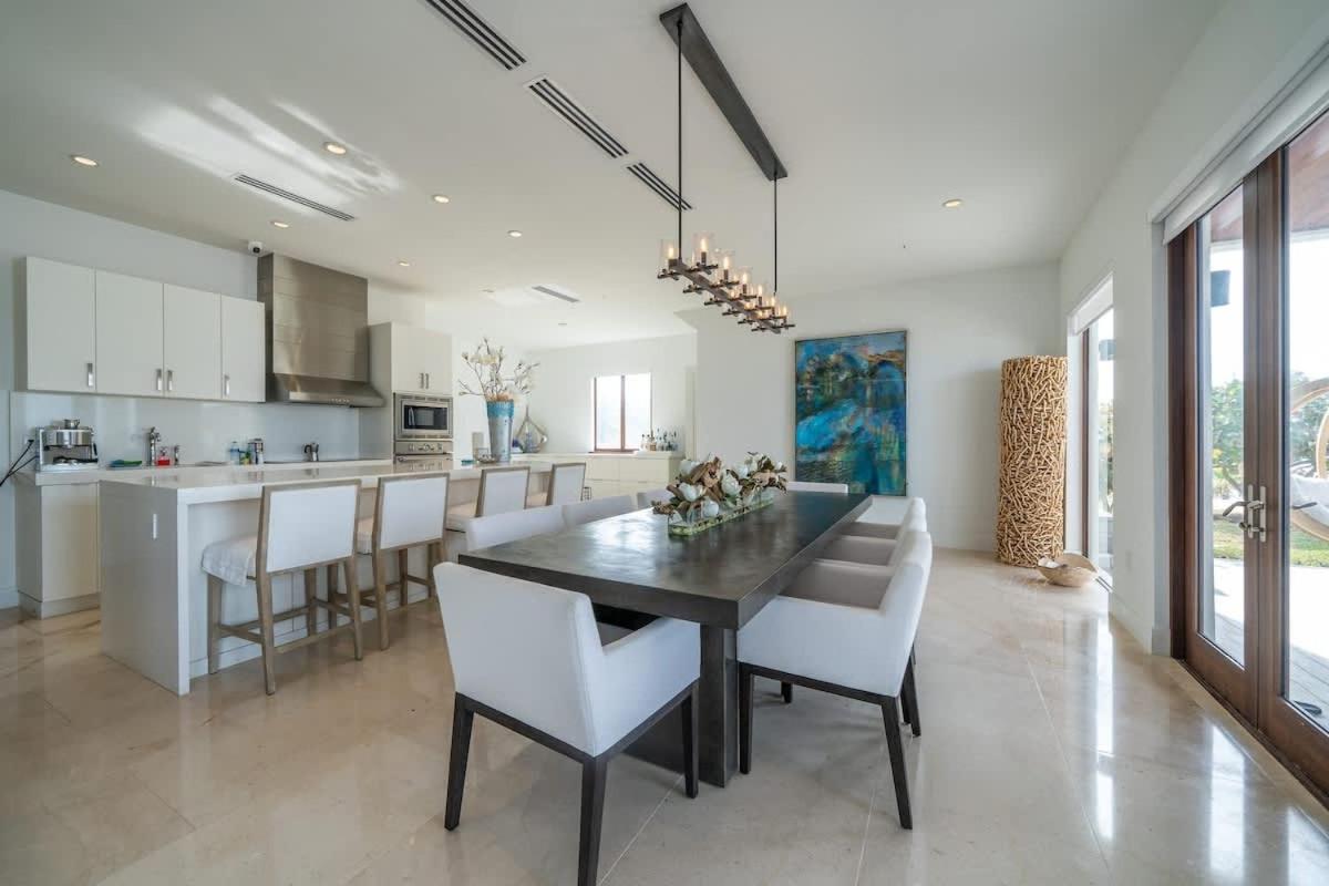 Biminis Beachfront Dream Villa - Property Image 2
