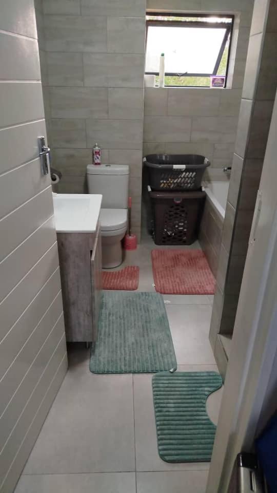 Baraka's Nest Deluxe Double Room 1 Adult 2 Children