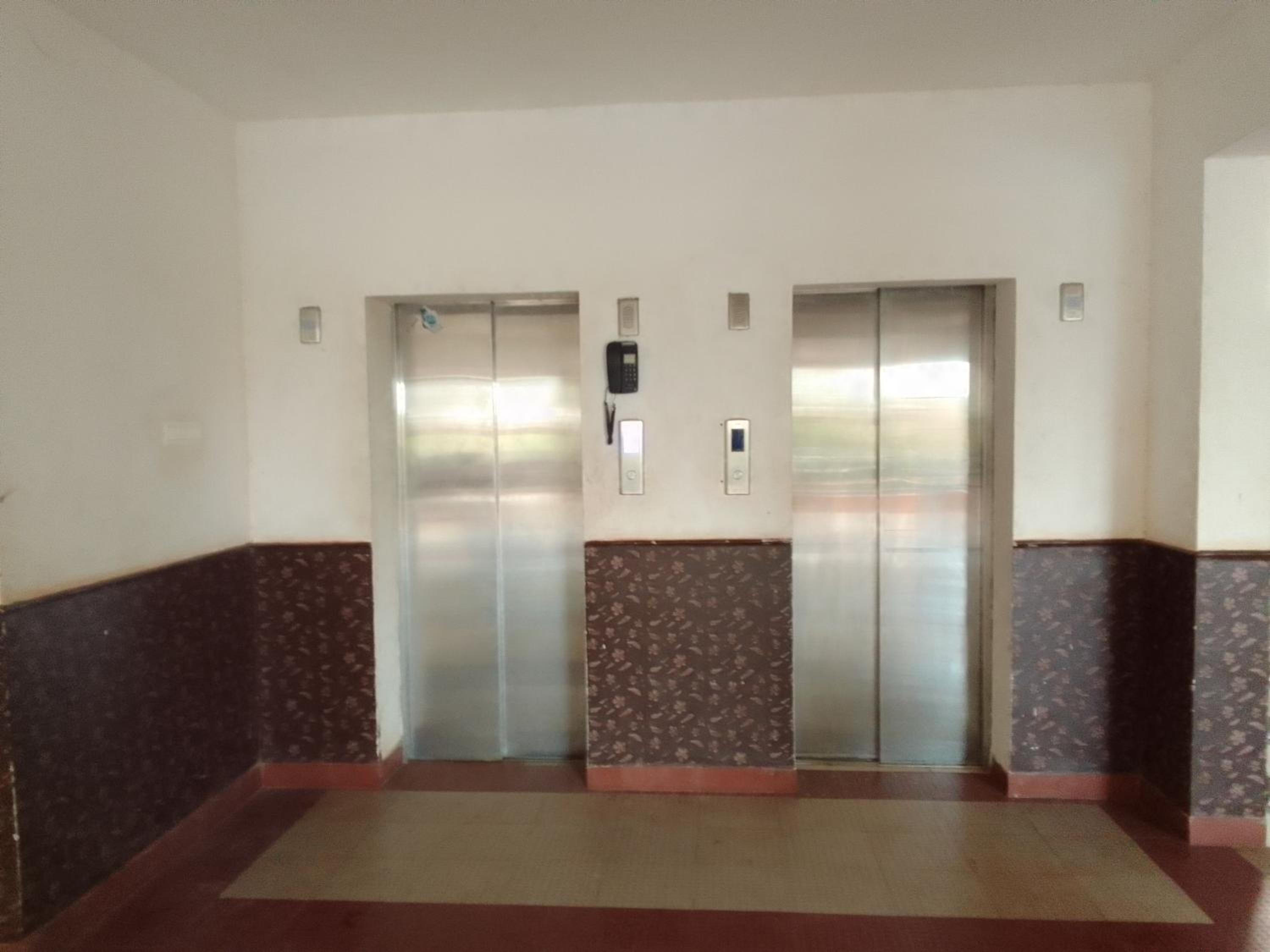 Luxury Studio resort apart near to candolim beach AC Wifi
