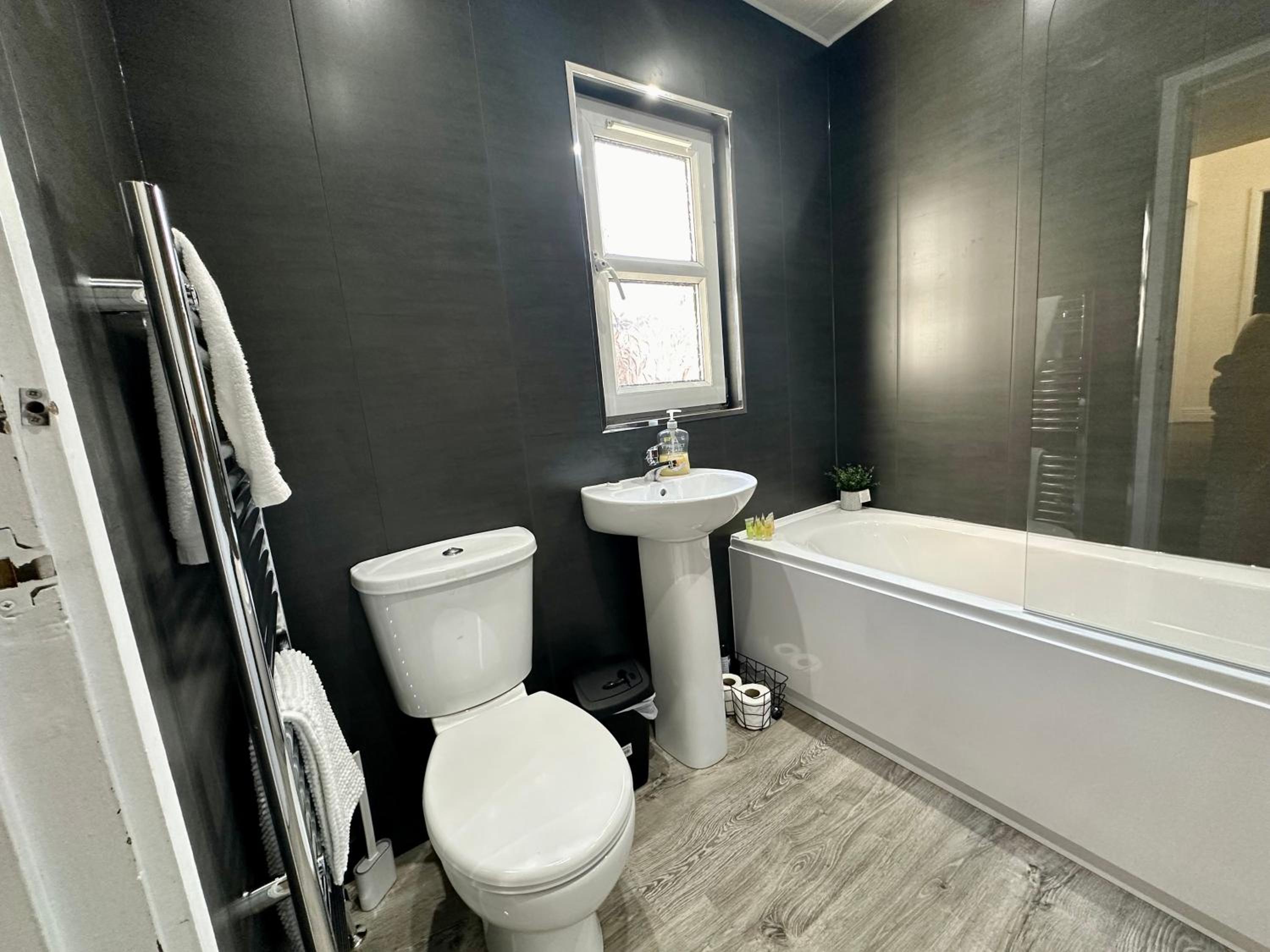 4BR House Popular Ravenhill Road
