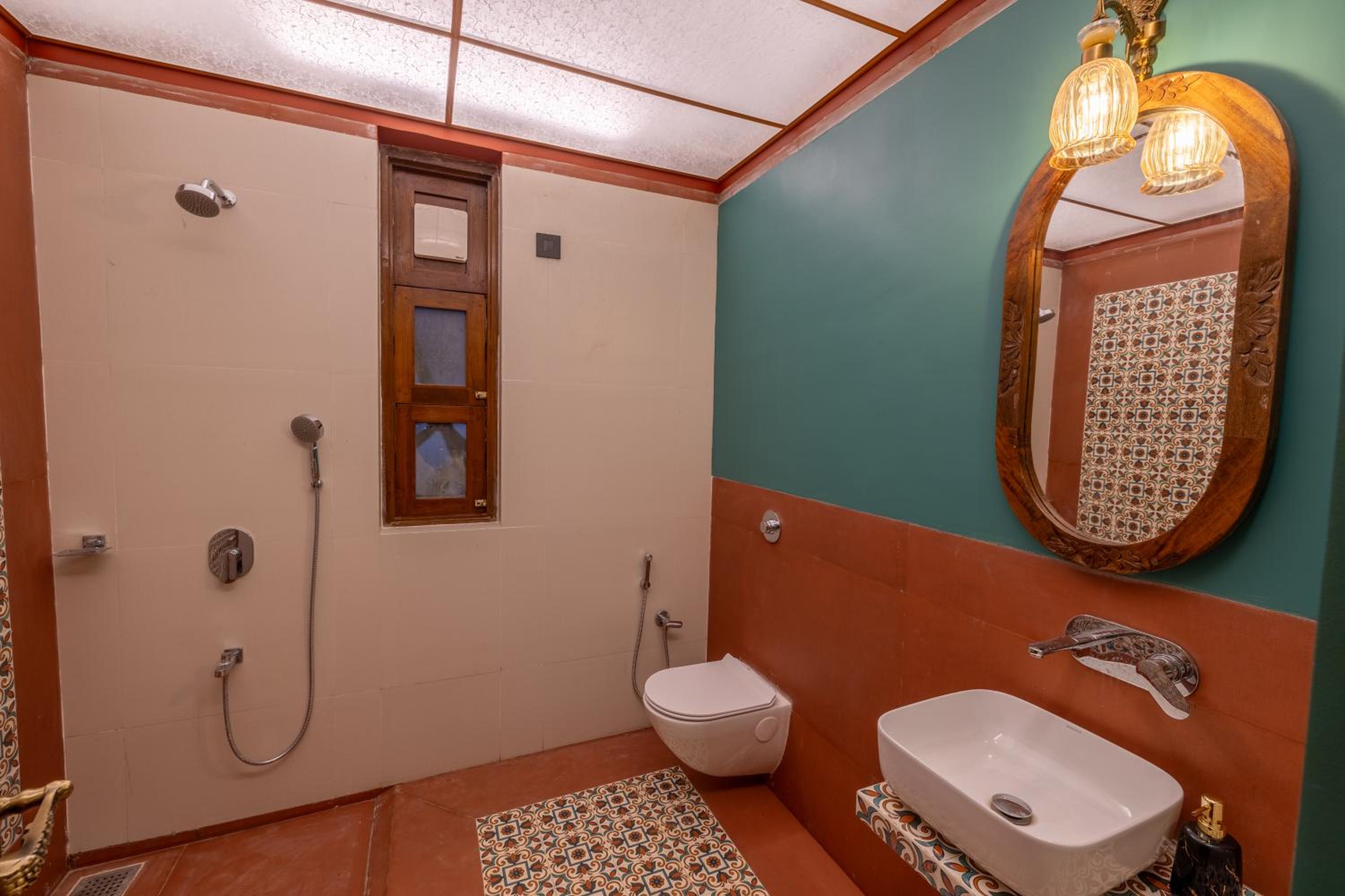 Ishaan Holiday Home