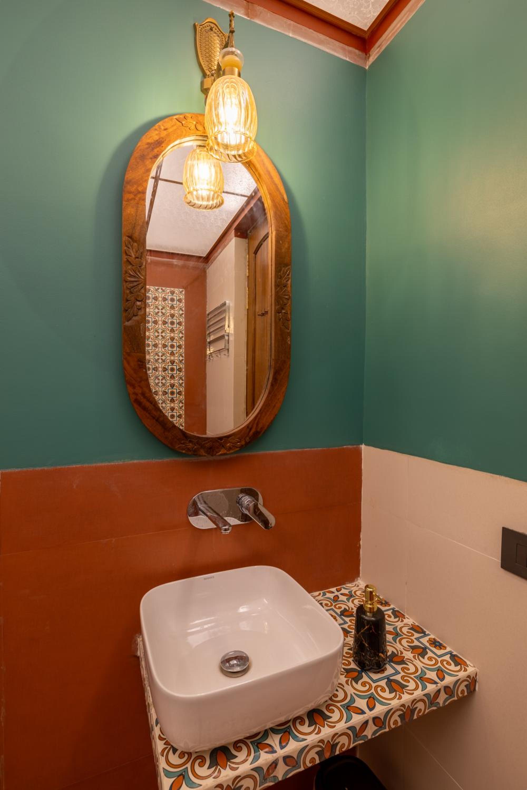 Ishaan Holiday Home