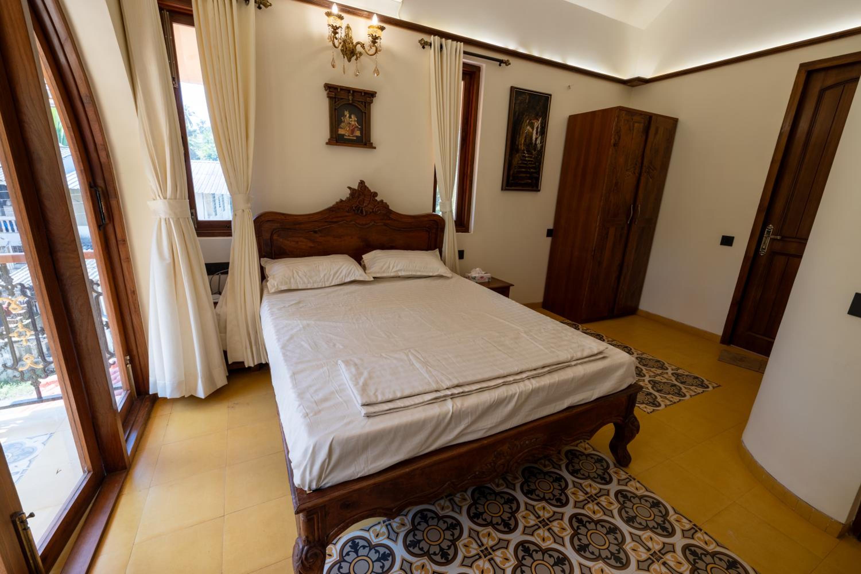 Ishaan Holiday Home