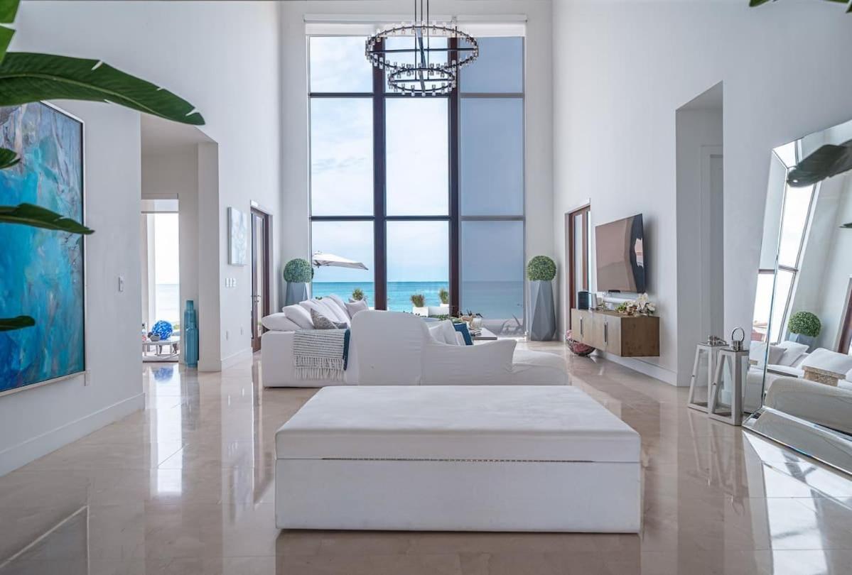 Biminis Beachfront Dream Villa