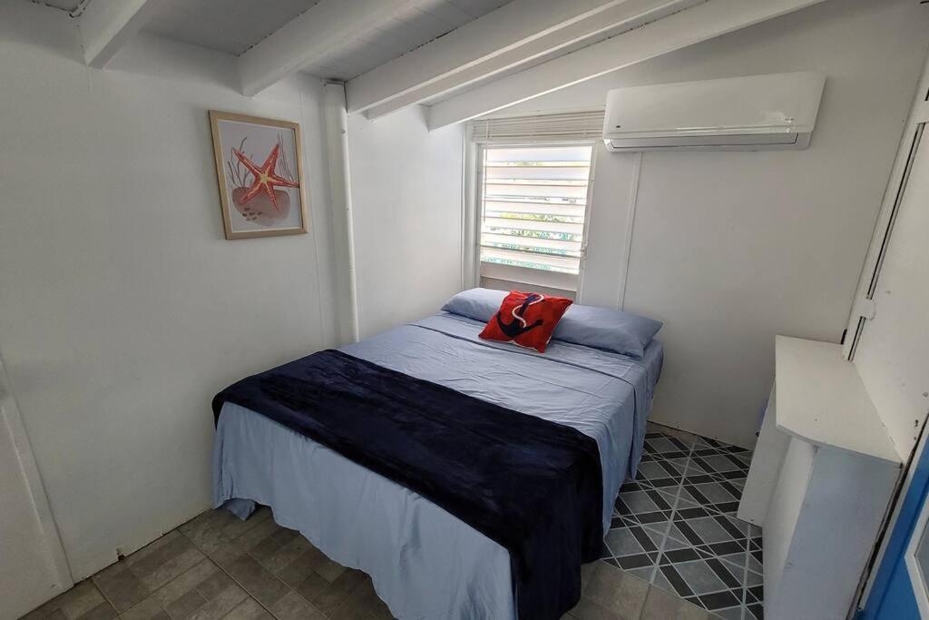 Container 1 with pool, free wifi fully equiped view 2