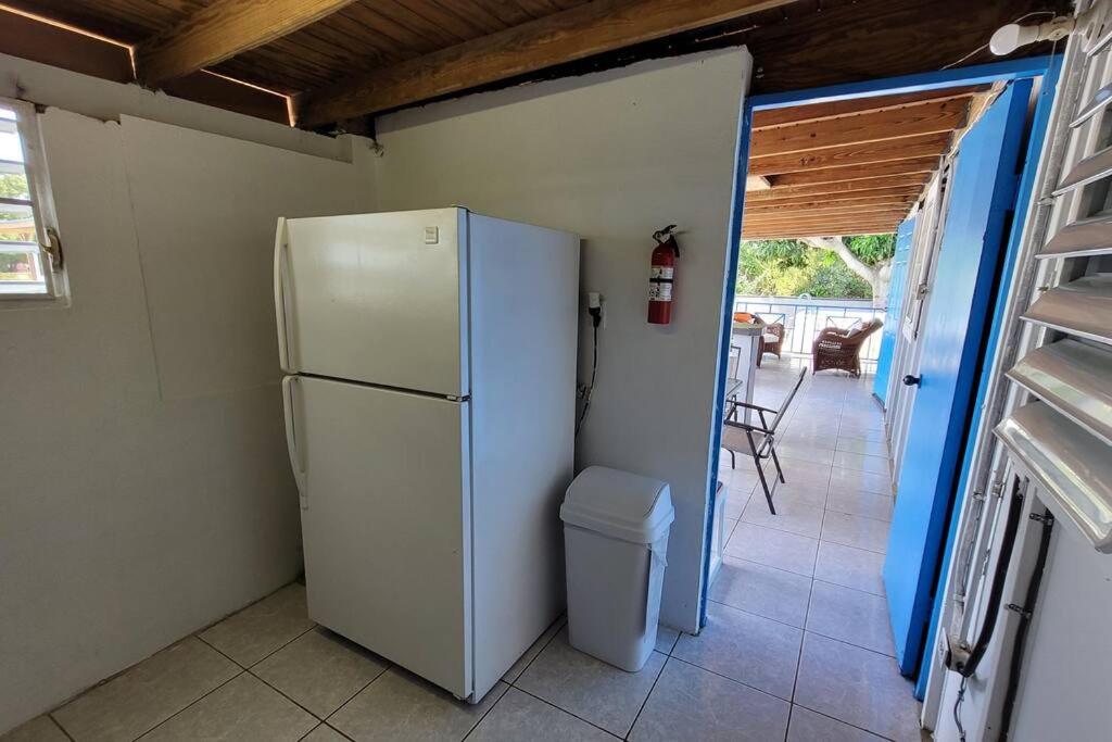 Container 1 with pool, free wifi fully equiped view 3