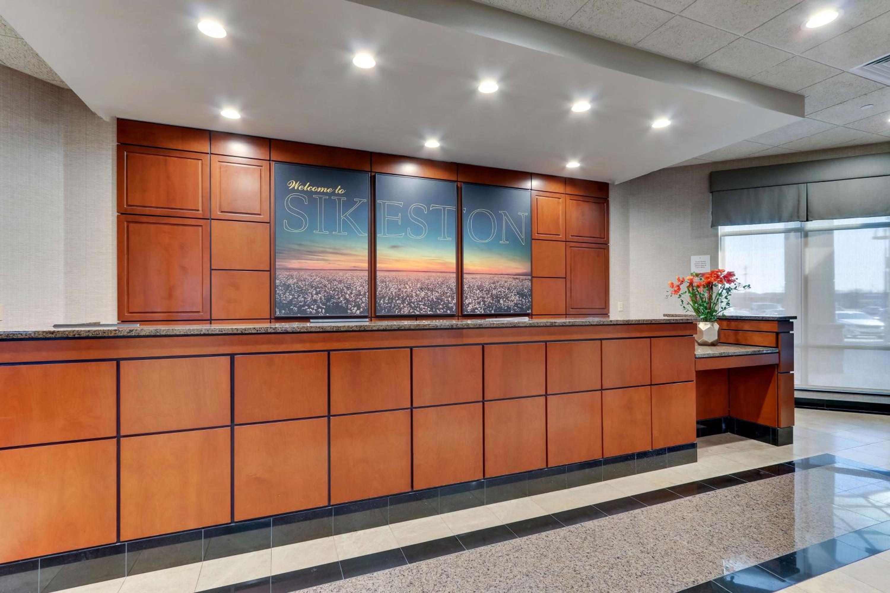 Sikeston Vacations - Drury Inn  Suites Sikeston - Property Image 4