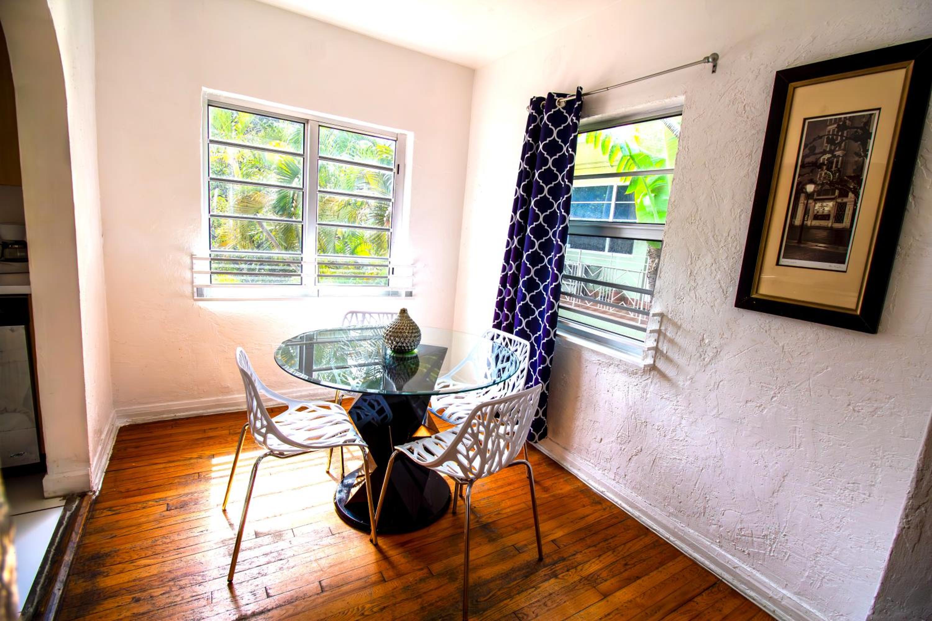L'Etoile Apartments Part of the Oasis Casita Collection