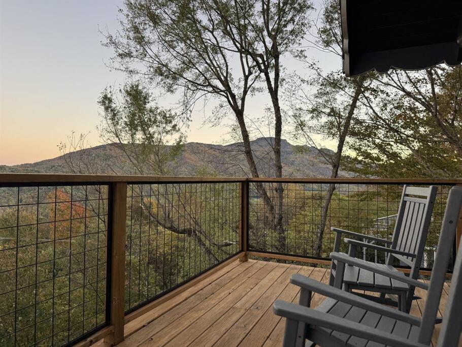 1MMView-2Kings-HotTub-PoolTable-Arcade-Waterfall view 3