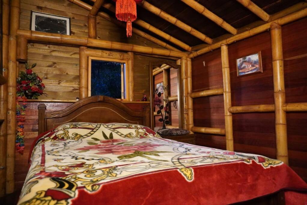 Amplia Casa Campestre en Santa Elena cerca a Medellín - Cabaña Aru