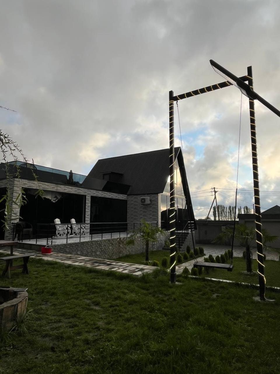 İndoor Hot Pool Mountain View Chalet