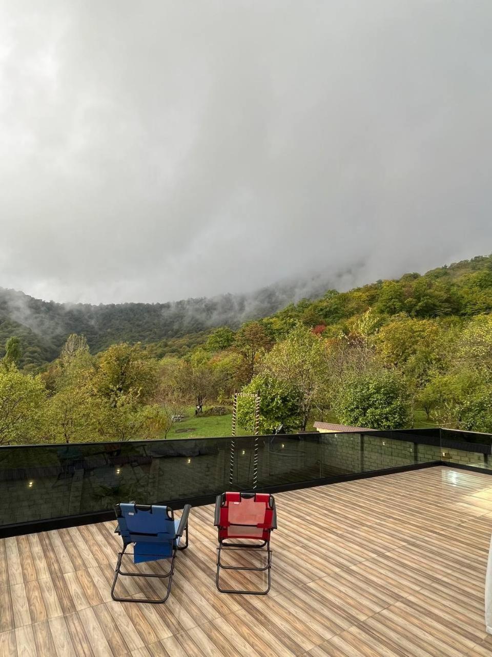 İndoor Hot Pool Mountain View Chalet