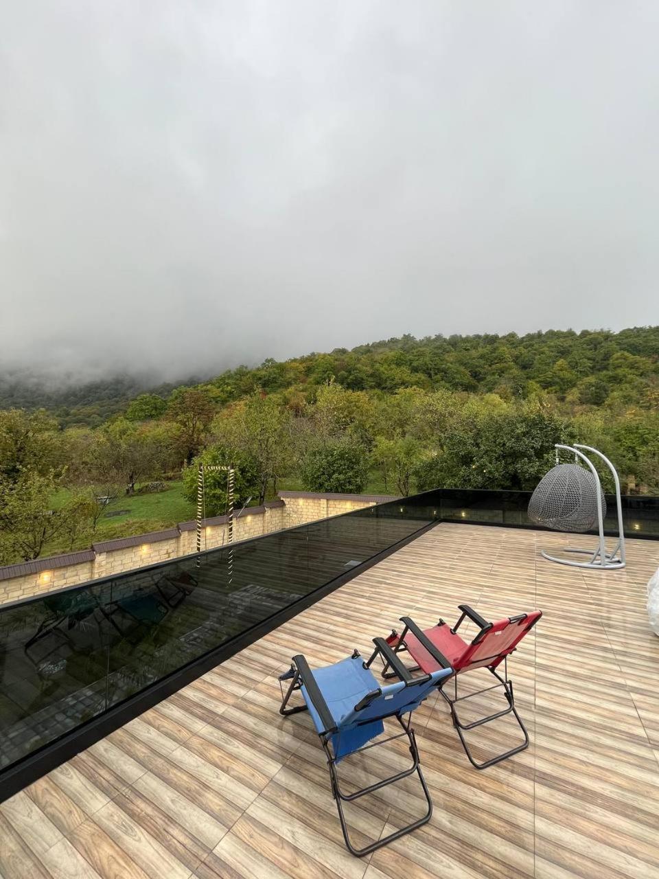 İndoor Hot Pool Mountain View Chalet