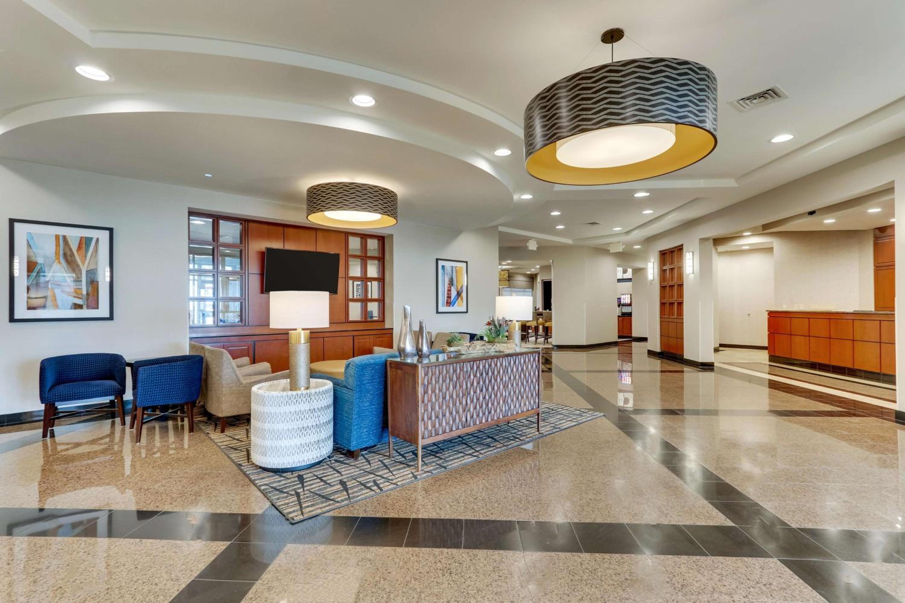 Sikeston Vacations - Drury Inn  Suites Sikeston - Property Image 3
