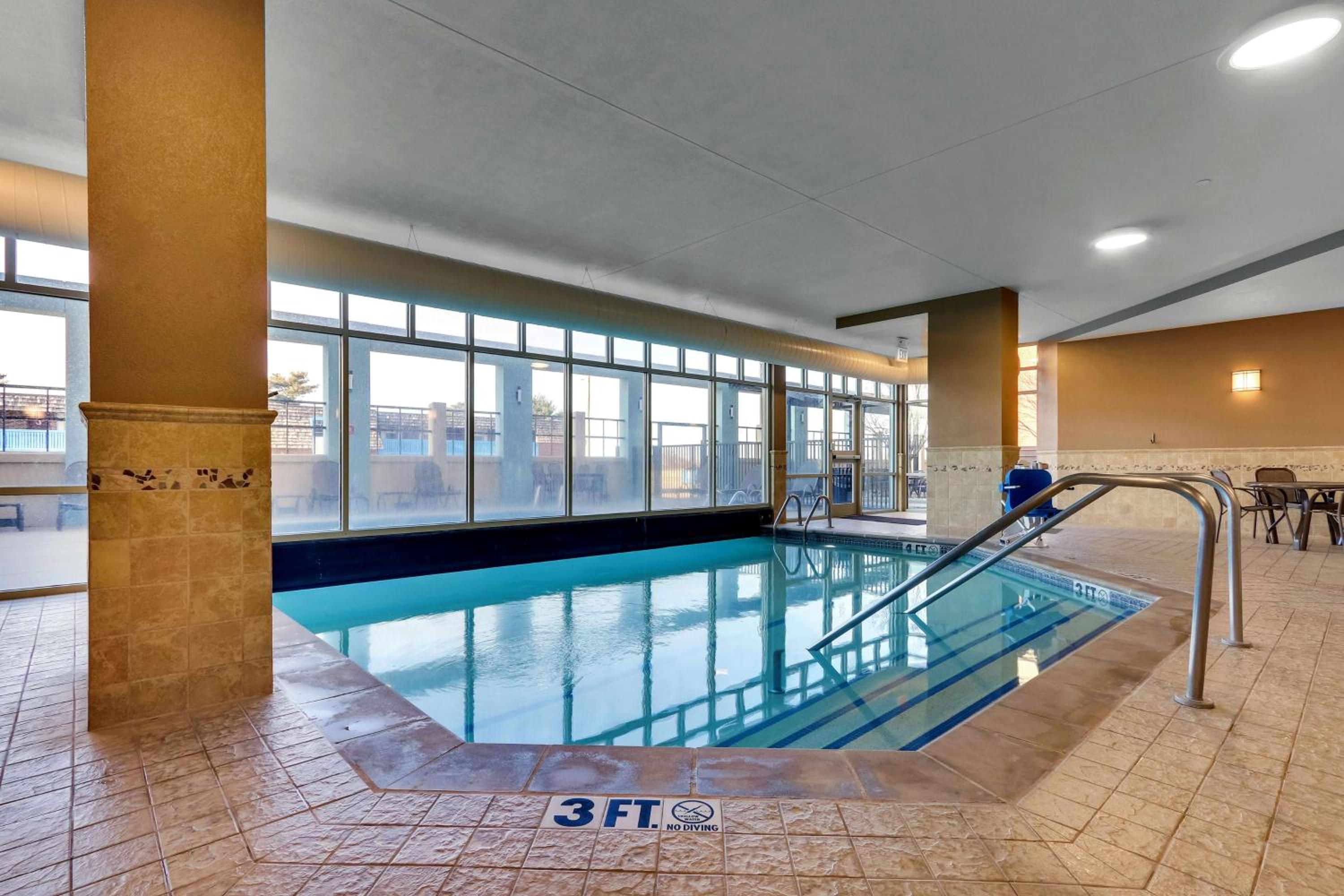 Sikeston Vacations - Drury Inn  Suites Sikeston - Property Image 10
