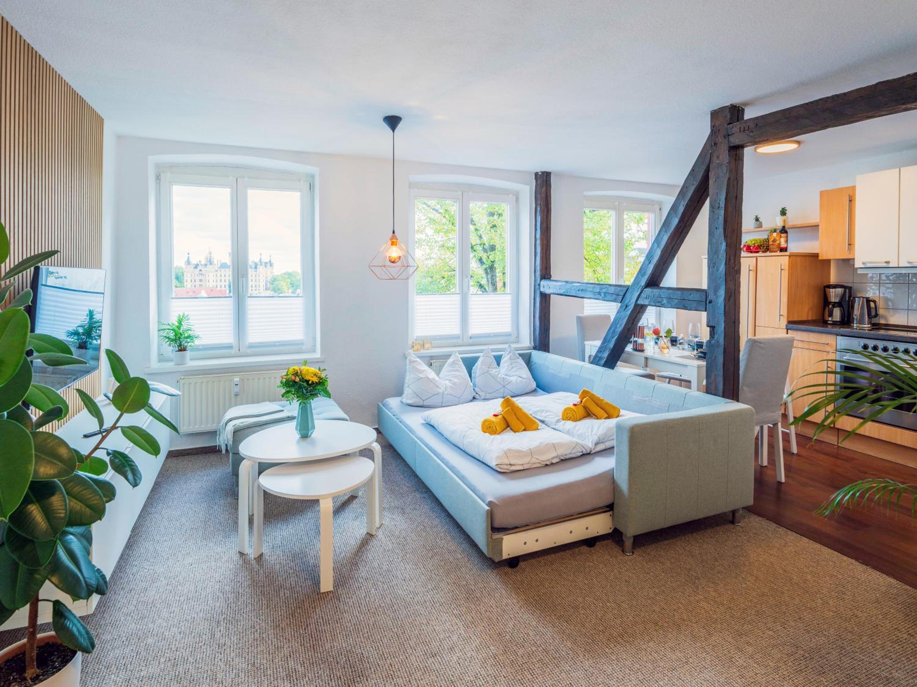 Schlosskönig - Modernes & zentrales Apartment mit Balkon und Arbeitsplatz