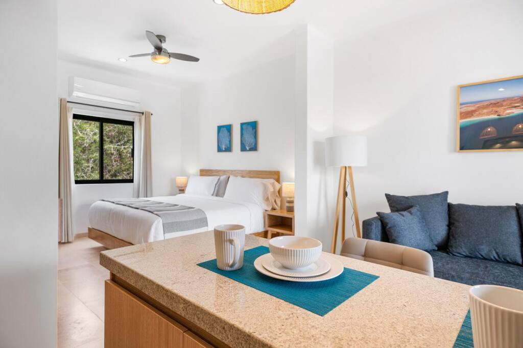 Pineda Suite # 202 with parking and housekeeping view 3