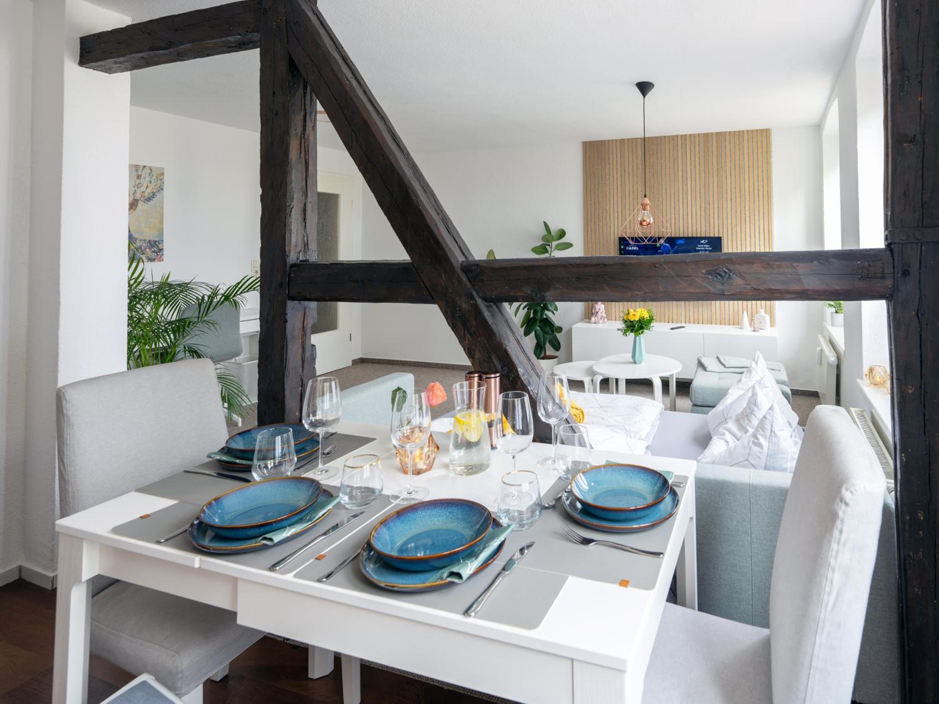 Schlosskönig - Modernes & zentrales Apartment mit Balkon und Arbeitsplatz