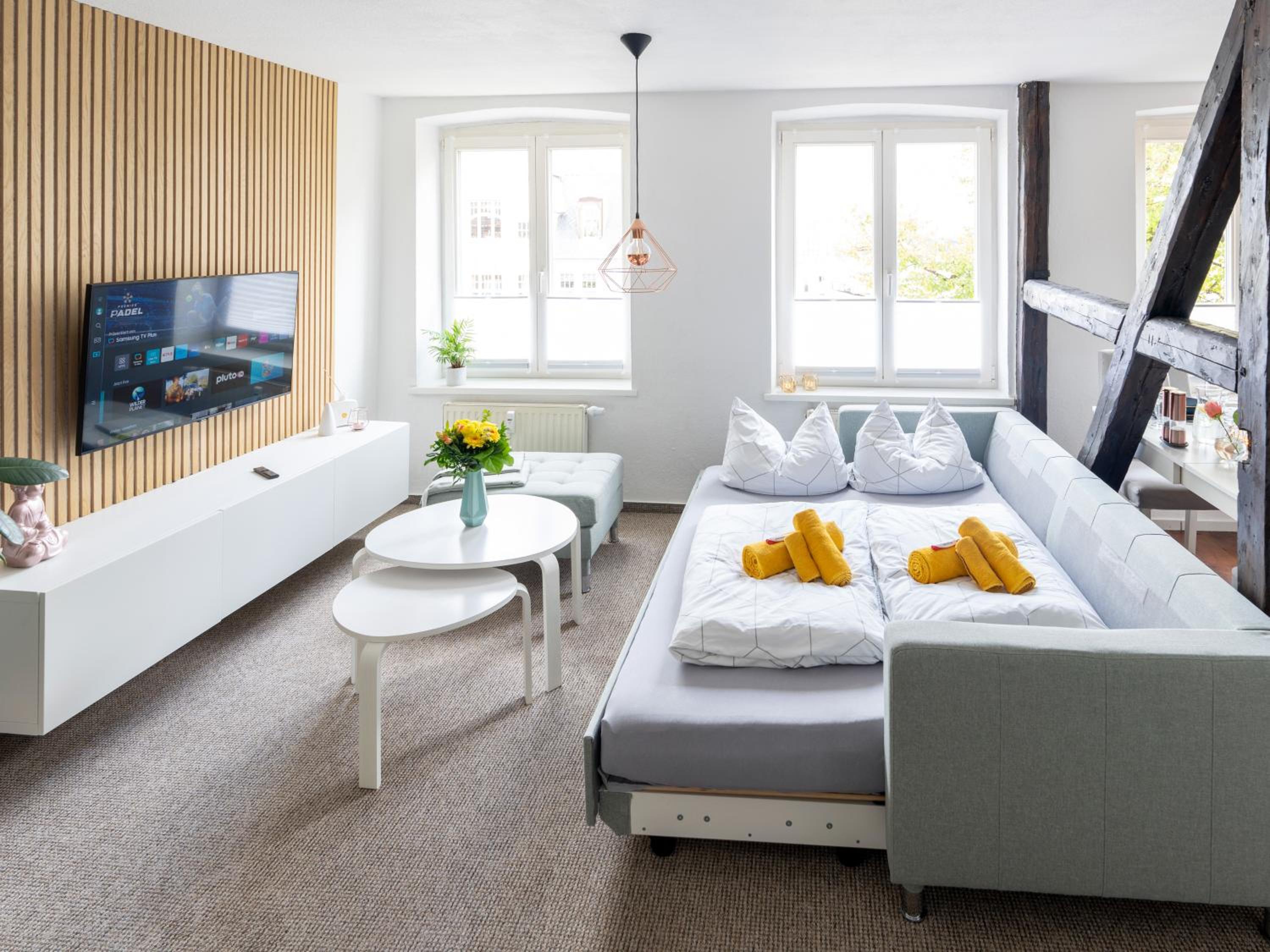 Schlosskönig - Modernes & zentrales Apartment mit Balkon und Arbeitsplatz