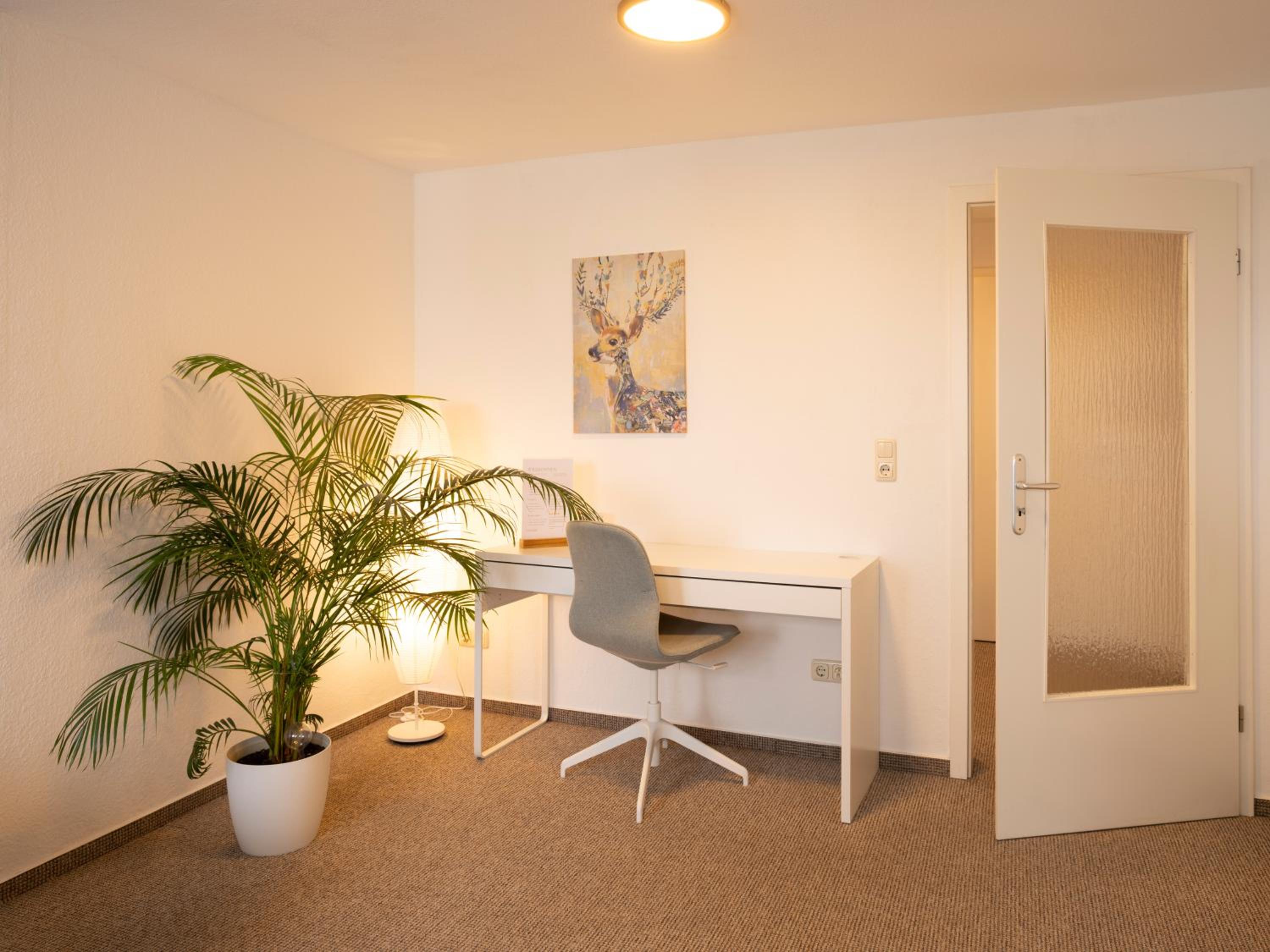 Schlosskönig - Modernes & zentrales Apartment mit Balkon und Arbeitsplatz