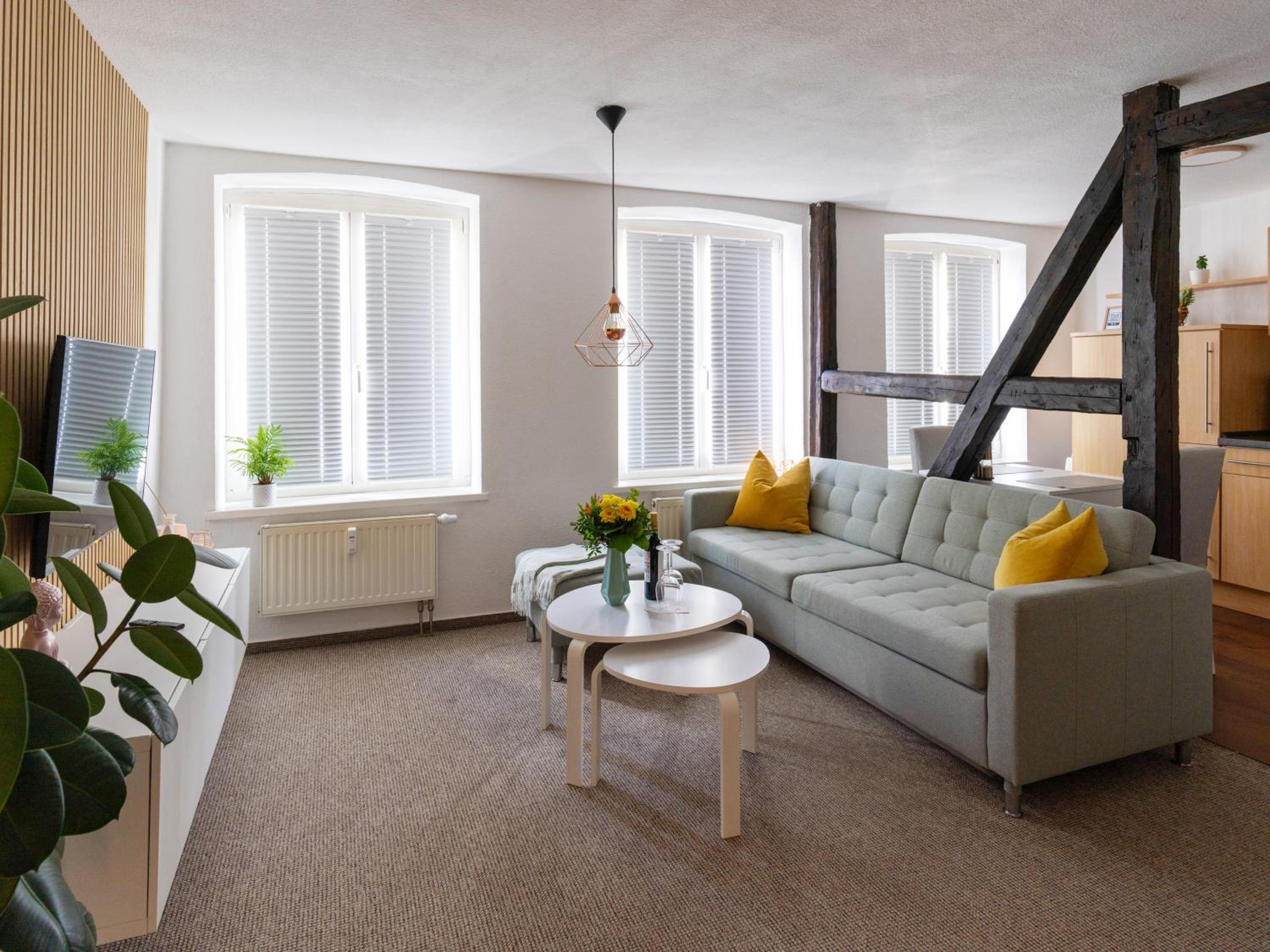Schlosskönig - Modernes & zentrales Apartment mit Balkon und Arbeitsplatz