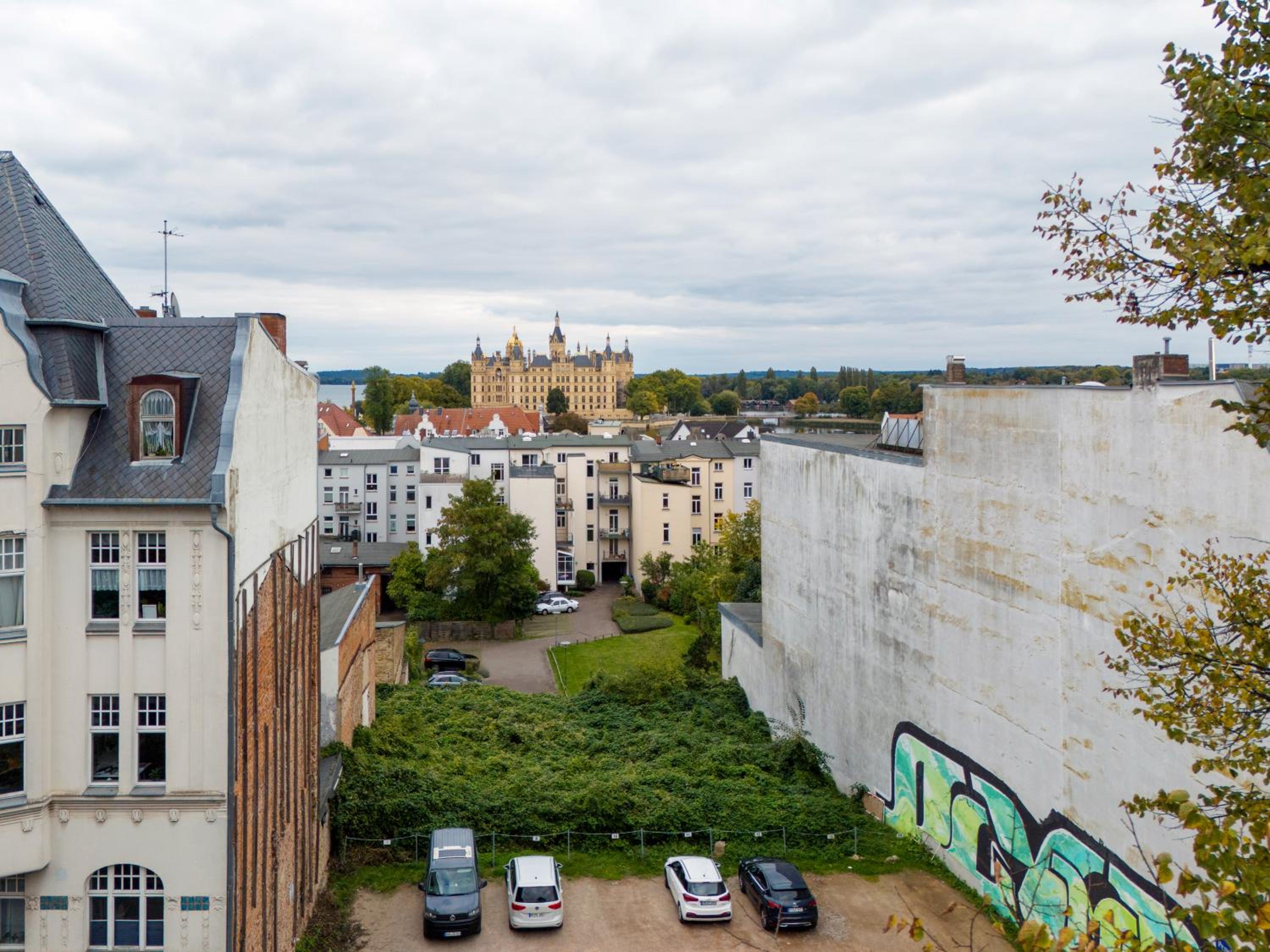 Schlosskönig - Modernes & zentrales Apartment mit Balkon und Arbeitsplatz