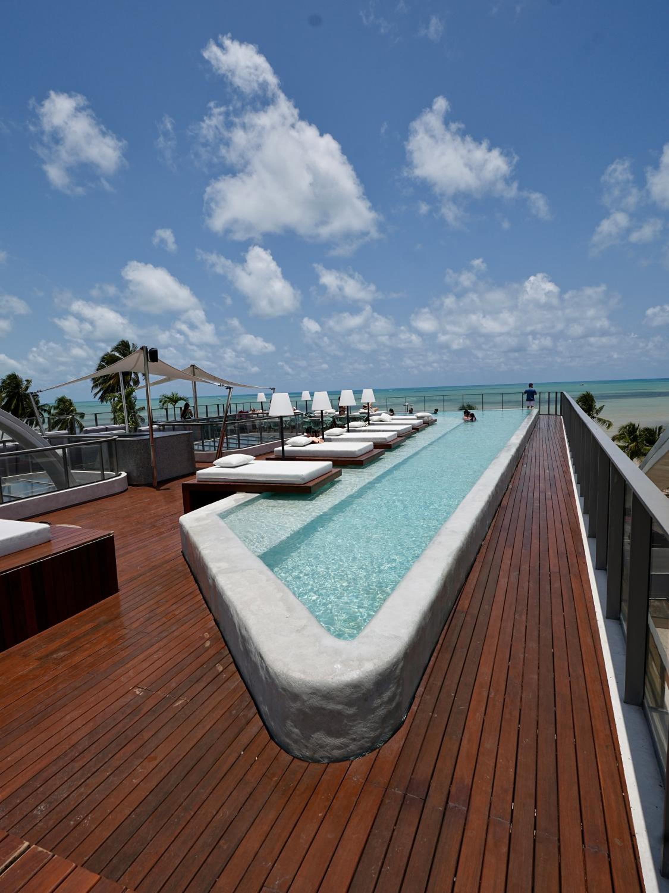 Setai Yacht Premium #307 by AcalMar Flats