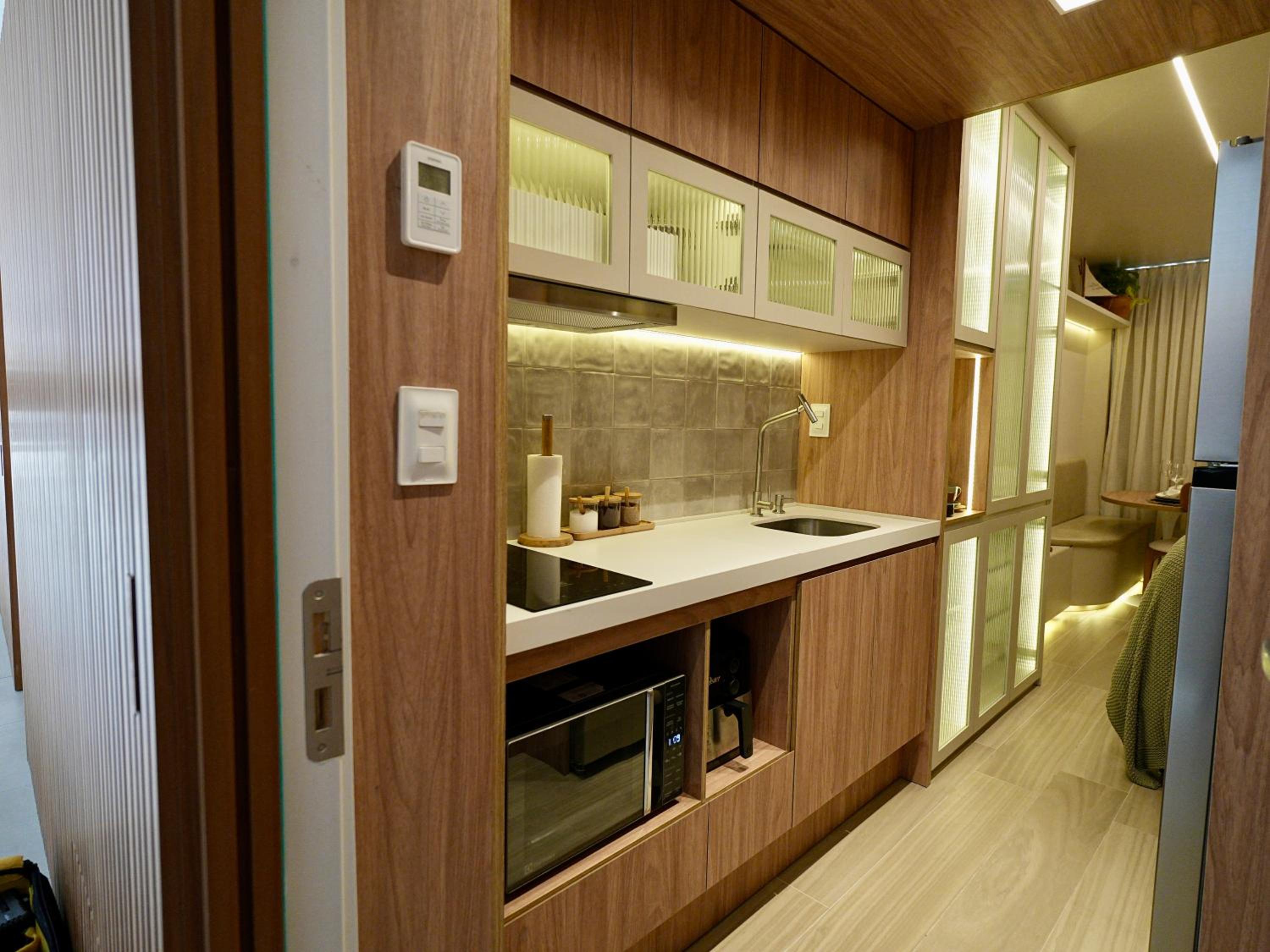 Setai Yacht Premium #307 by AcalMar Flats